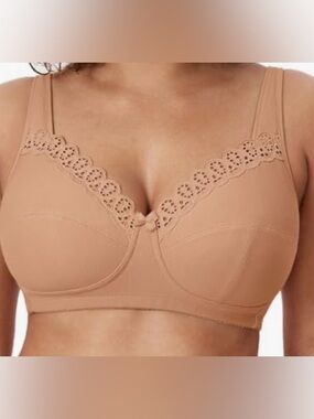 Everyday Support Underwire Bra with Lace Trim — Nude